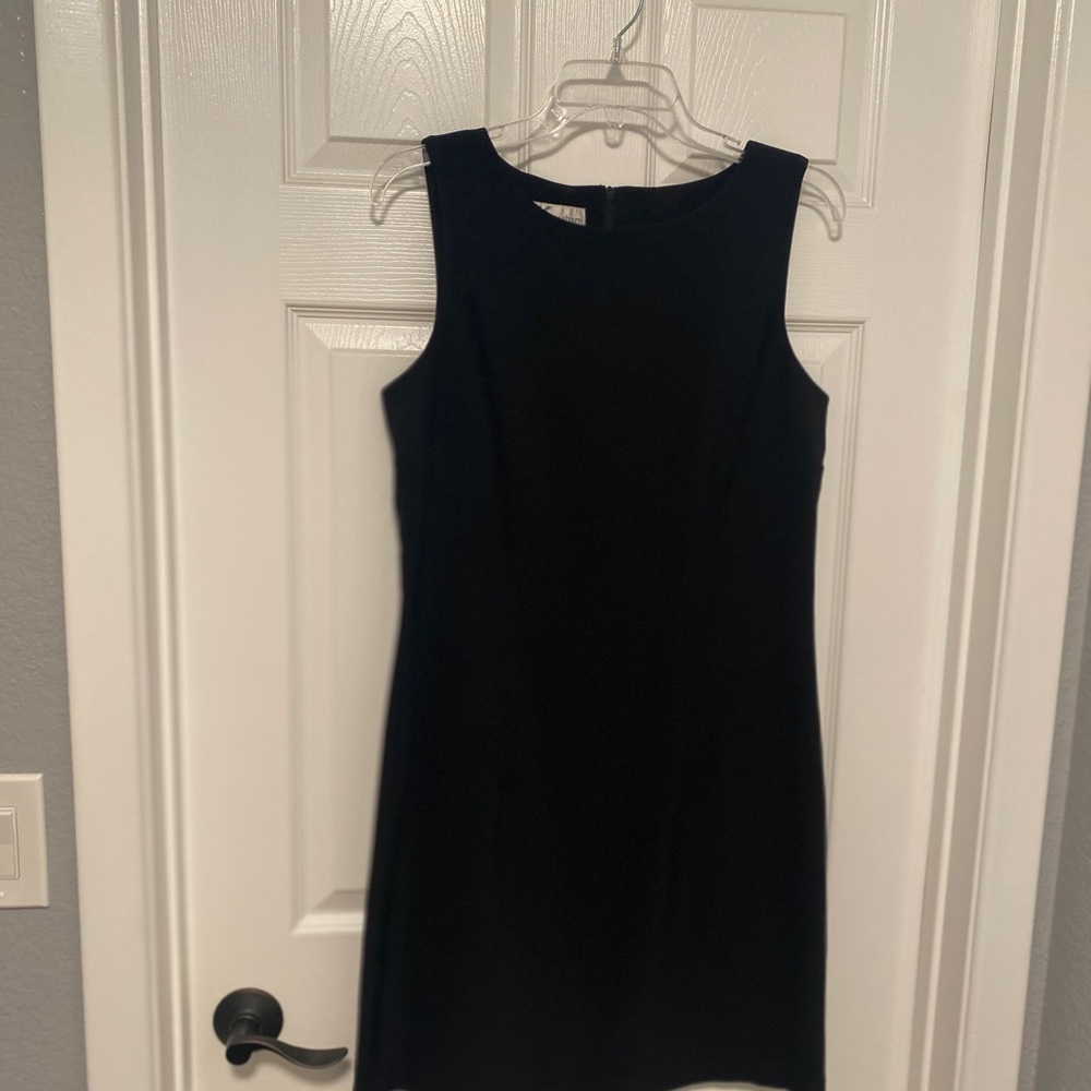 Dressbarn Black Sleeveless Sheath Mini Dress
